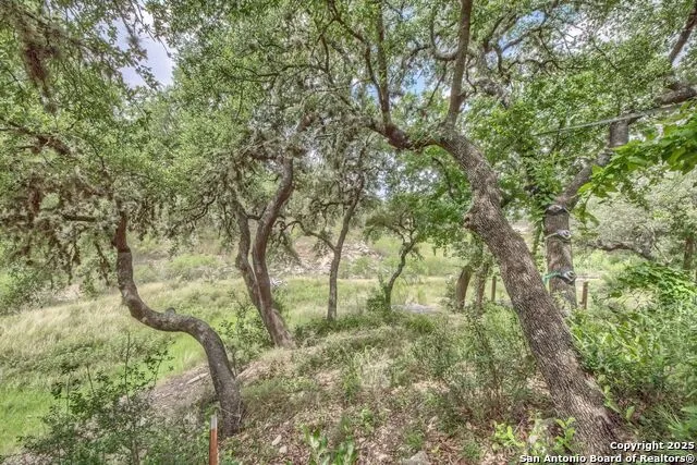 1108 Pebble Beach Dr NW Lakehills, TX 78063